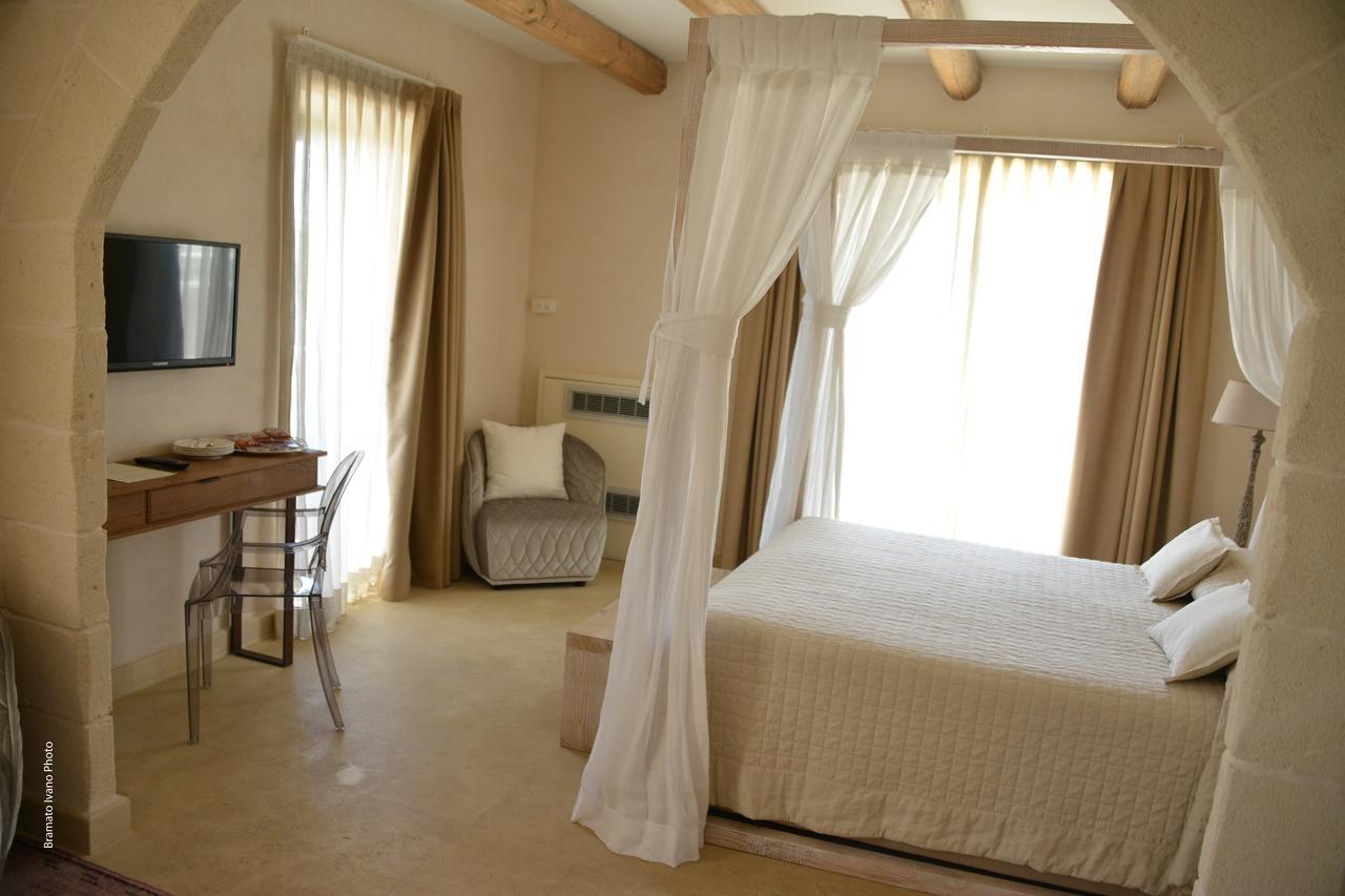 Le Scuderie - Castello Monaci Bed & Breakfast ซาลิเช ซาเลนติโน ภายนอก รูปภาพ