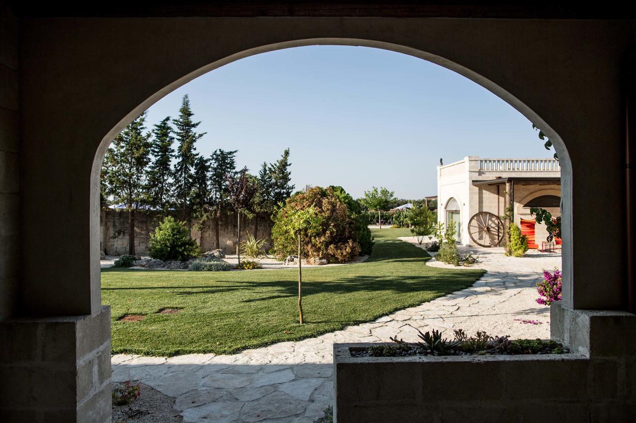 Le Scuderie - Castello Monaci Bed & Breakfast ซาลิเช ซาเลนติโน ภายนอก รูปภาพ