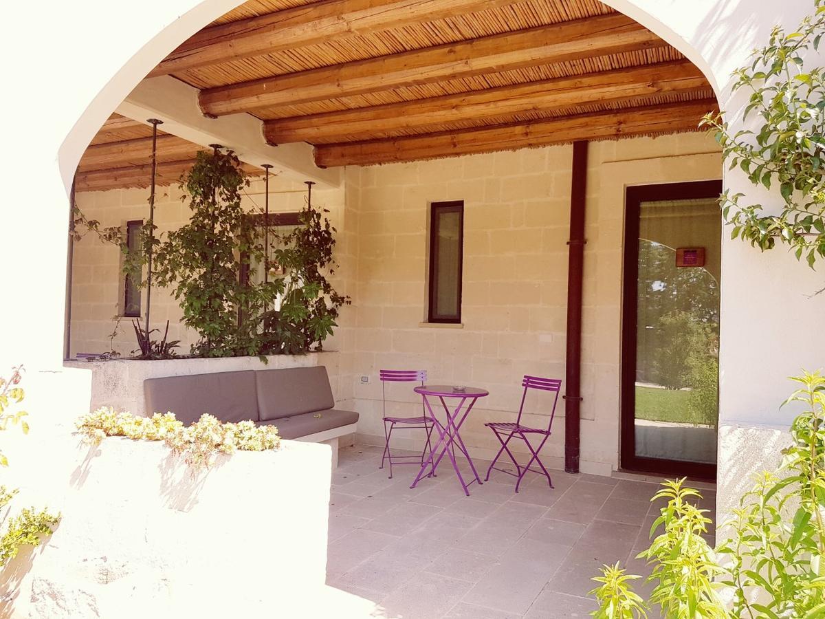 Le Scuderie - Castello Monaci Bed & Breakfast ซาลิเช ซาเลนติโน ภายนอก รูปภาพ