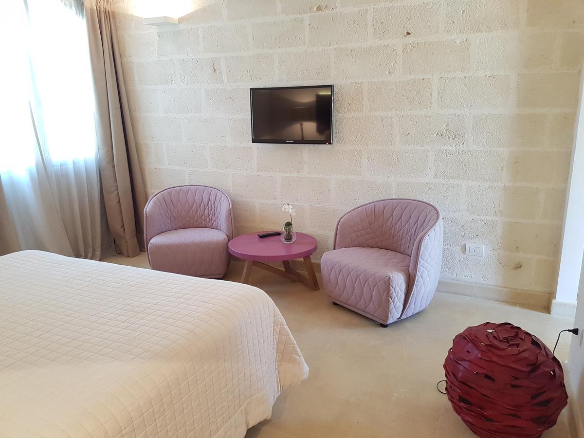 Le Scuderie - Castello Monaci Bed & Breakfast ซาลิเช ซาเลนติโน ภายนอก รูปภาพ